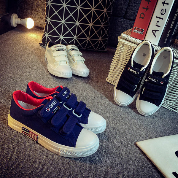 Casual γυναικεία αθλητικά παπούτσια με λουράκια βελκρό και λευκή σόλα