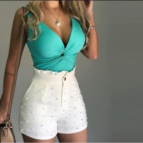 Μοντέρνα γυναικεία σορτς με ψηλή μέση και διακοσμητικά μαργαριτάρια