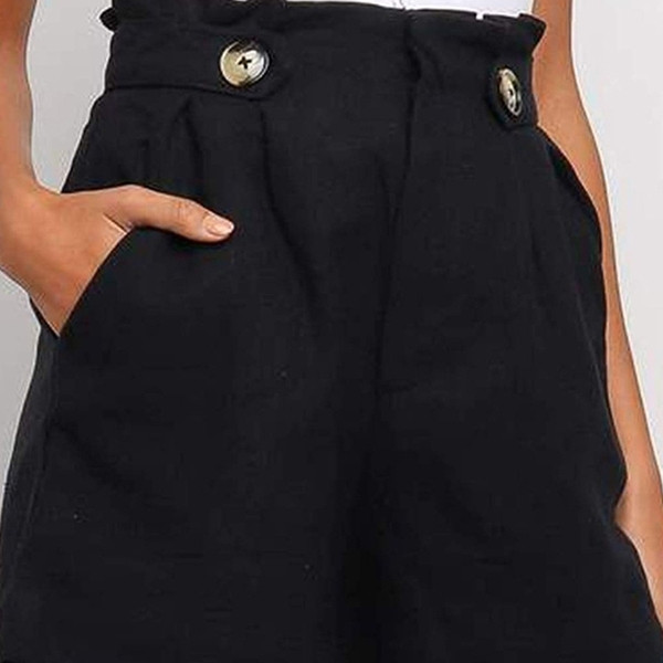 Aktuális női rövidnadrág széles modell magas derékkal