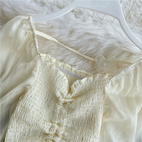 Stiilne naiste särk tülllipsude ja varrukatega