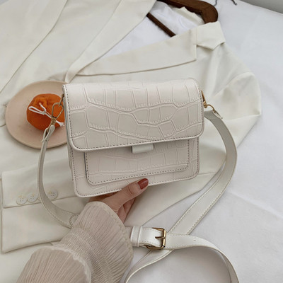 Γυναικεία τσάντα σε τέσσερα χρώματα  από οικολογικό δέρμα