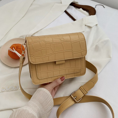 Γυναικεία τσάντα σε τέσσερα χρώματα  από οικολογικό δέρμα