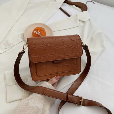 Γυναικεία τσάντα σε τέσσερα χρώματα  από οικολογικό δέρμα