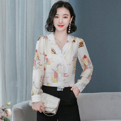 Sieviešu krekls ar V-veida kakla izgriezumu un mežģīnēm