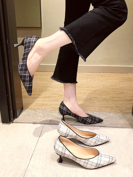 Κομψά γυναικεία παπούτσια με ψηλό τακούνι σε λευκό και μαύρο χρώμα