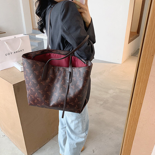 Γυναικεία casual τσάντα από οικολογικό δέρμα σε στυλ ρετρό