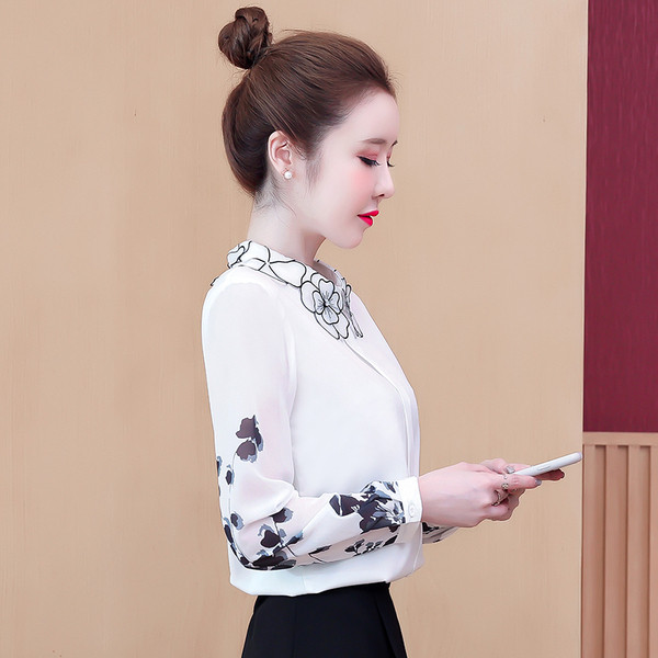 Moodne aplikatsiooniga ja pikkade varrukatega naiste särk