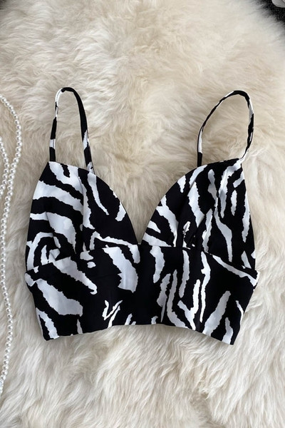 Rövid női fekete-fehér felső