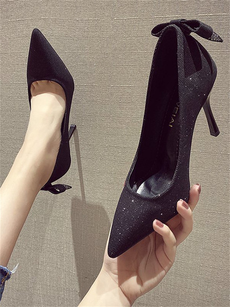 Κομψά γυναικεία παπούτσια με ψηλό τακούνι με λαμπερό αποτέλεσμα