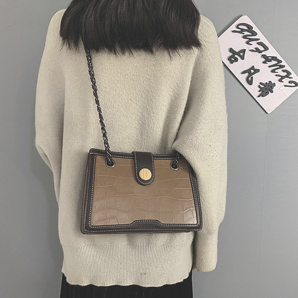 Női mindennapi táska eko bőrből és hosszú füllel