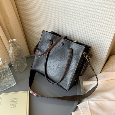 Sieviešu ādas somas vienkāršais modelis vairākās krāsās