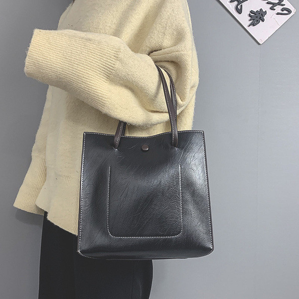 Sieviešu ādas somas vienkāršais modelis vairākās krāsās