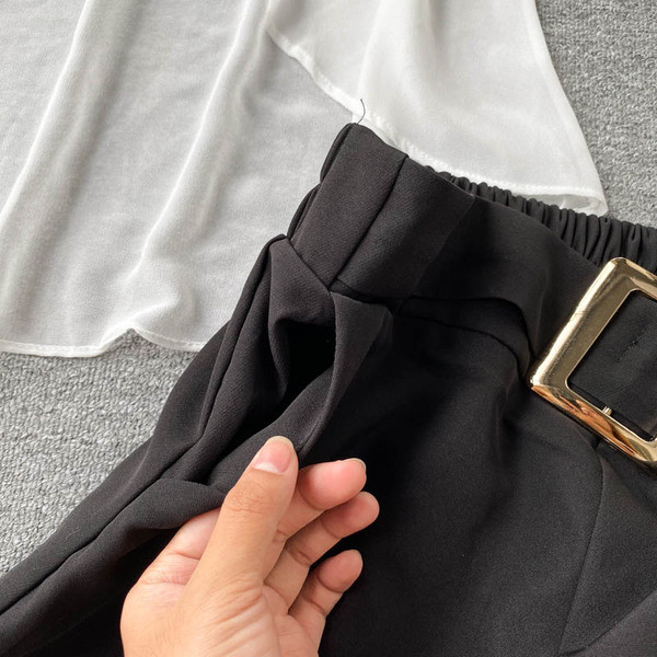 Női szett inget és nadrágot, magas derékkal és övvel