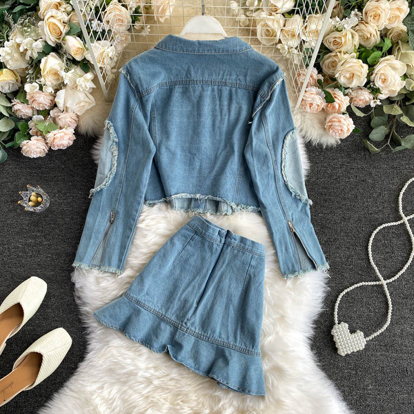 Modern női farmerdzseki és szoknya szett magas derékkal