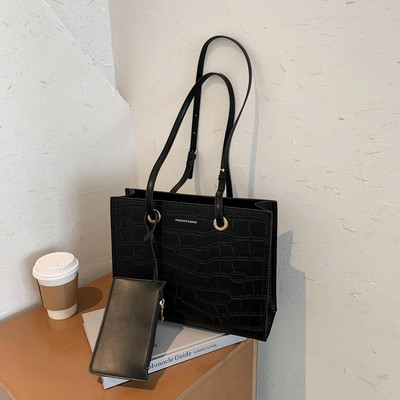 Casual γυναικεία τσάντα από ανάγλυφο οικολογικό δέρμα σε διάφορα χρώματα