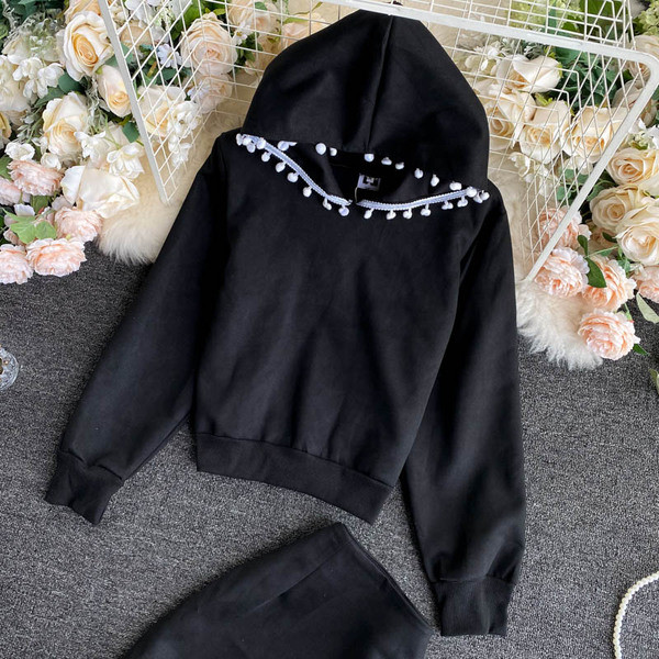 Modern női pulóver szett kapucnival és szoknyával