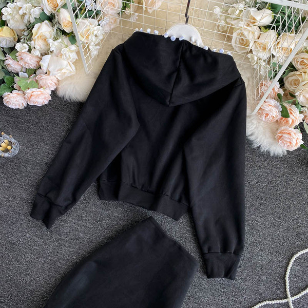 Modern női pulóver szett kapucnival és szoknyával