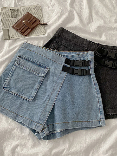 Pašreizējie džinsa šorti ar kabatu