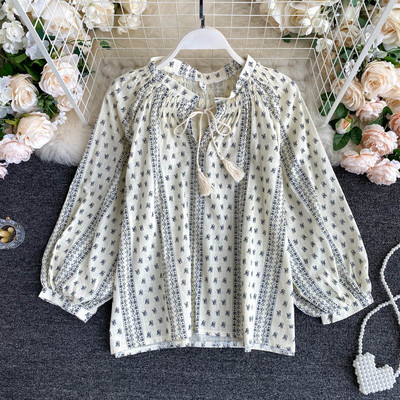 Naiste vabaaja särk tuti ja tikandiga