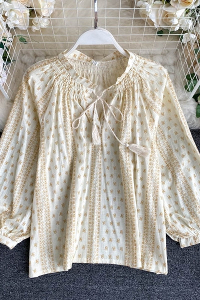 Naiste vabaaja särk tuti ja tikandiga