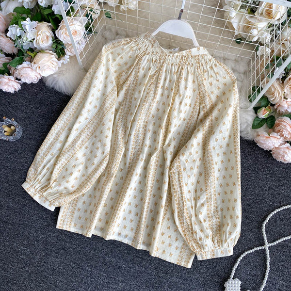 Naiste vabaaja särk tuti ja tikandiga