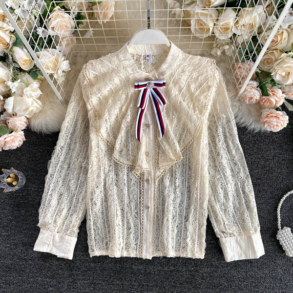 Naiste pitsiline retrosärk paelaga