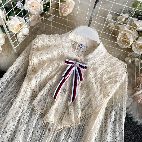 Naiste pitsiline retrosärk paelaga