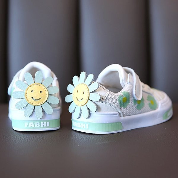 Moodsad 3D elemendi ja lameda tallaga laste tossud