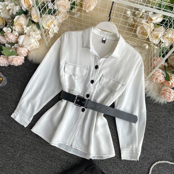 Moderns sieviešu kreklu un svārku komplekts ar jostu