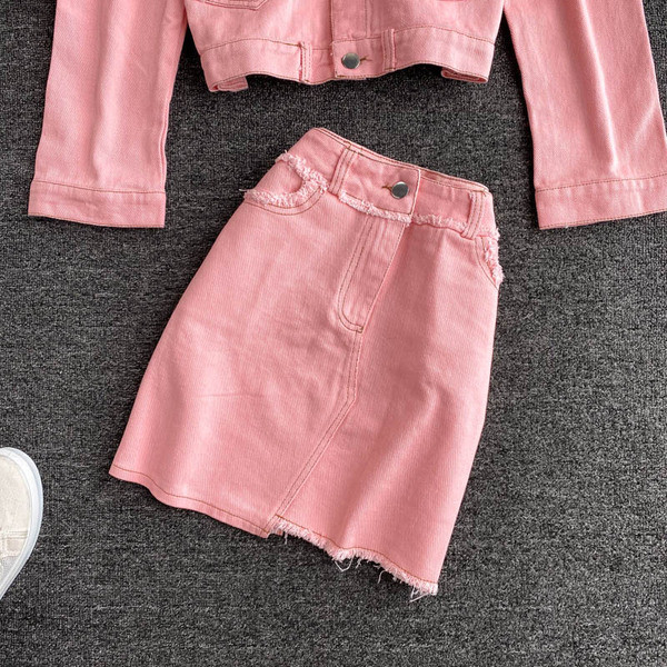 Roosa naiste seeliku ja jaki komplekt