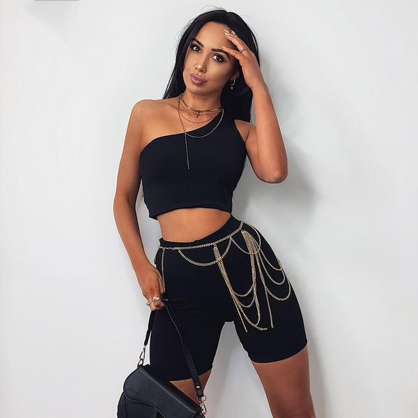 Ikdienas sieviešu komplekts, kurā ietilpst bikses ar vienu siksnu un īsu legingu