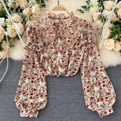 Κομψό γυναικείο πουκάμισο με ψηλό γιακά και φλοράλ μοτίβο