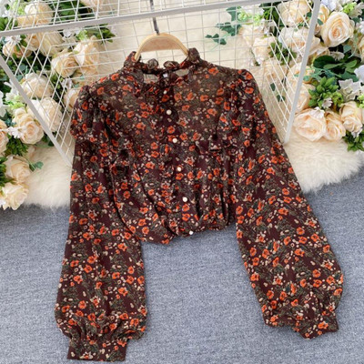 Κομψό γυναικείο πουκάμισο με ψηλό γιακά και φλοράλ μοτίβο