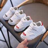 Öko bőrből készült gyerek tornacipő matricával lányoknak és fiúknak