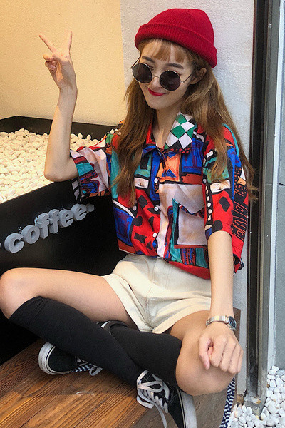 Női alkalmi ing klasszikus gallérral és rövid ujjal