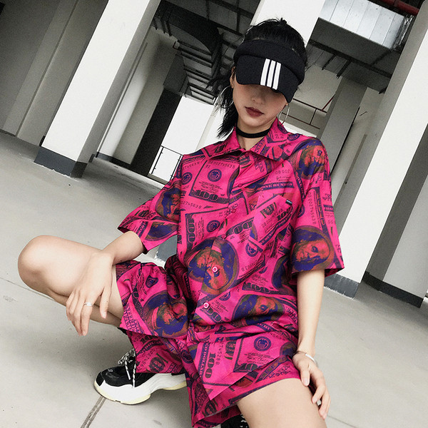 Kétrészes ingből és rövidnadrágból álló, modern női szett