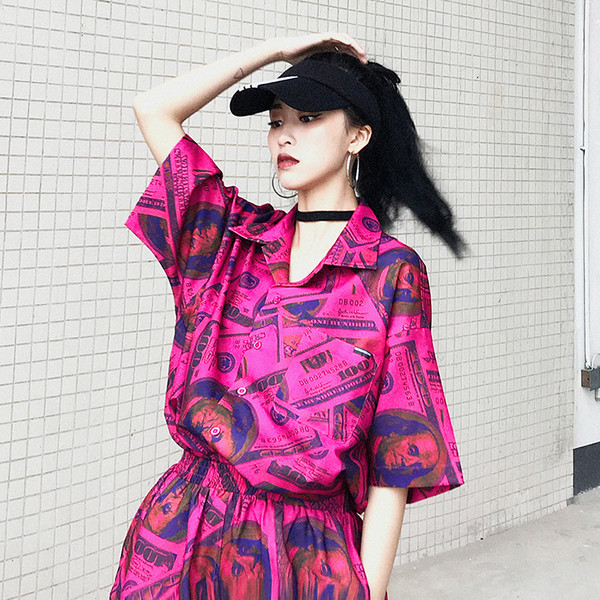 Kétrészes ingből és rövidnadrágból álló, modern női szett