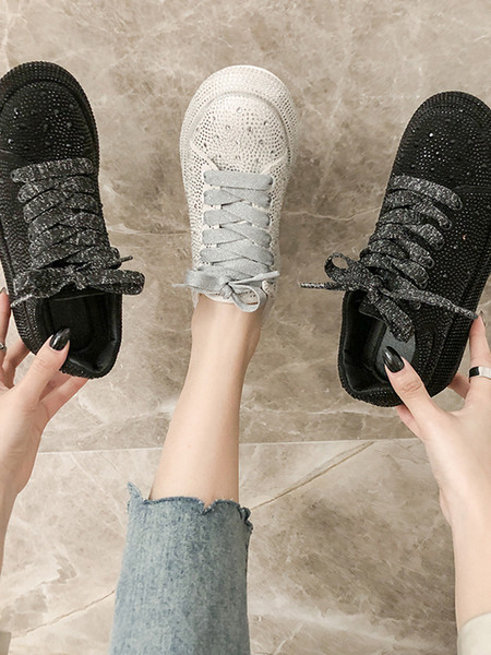 Uus kivikeste ja läikivate lipsudega naiste tossude mudel