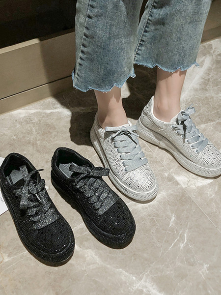 Uus kivikeste ja läikivate lipsudega naiste tossude mudel