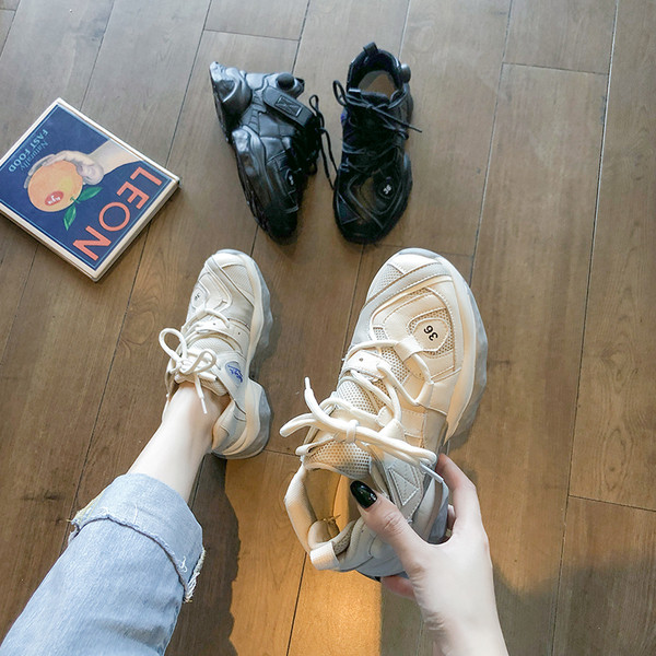 Sieviešu sporta kedas no eko ādas ar raupju zoli