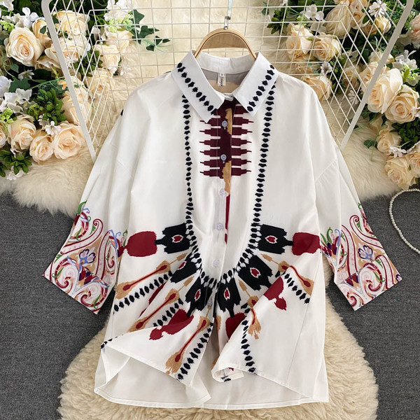 Modern női ing etnikai motívumokkal és leopárdmintás nadrág