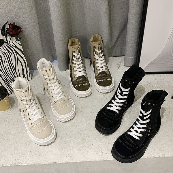 Uus kõrgete naiste tossude mudel ökoseemisnahast paeltega