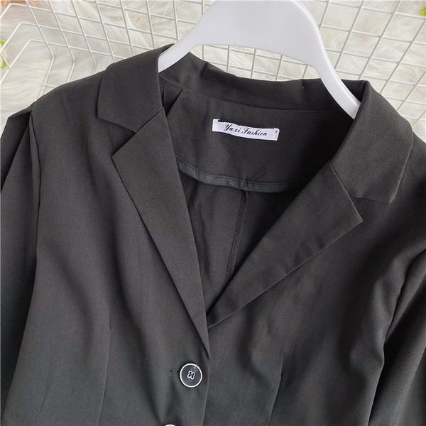 Cămașă scurtă de damă modernă cu guler clasic