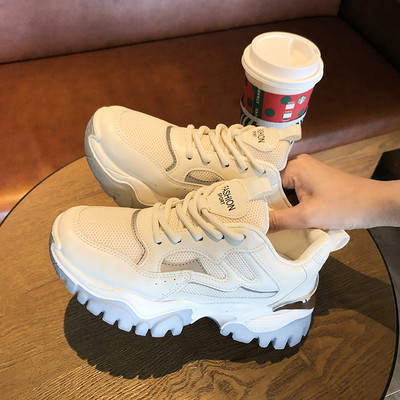 Tenisi actuali de dama cu talpa aspra si sireturi