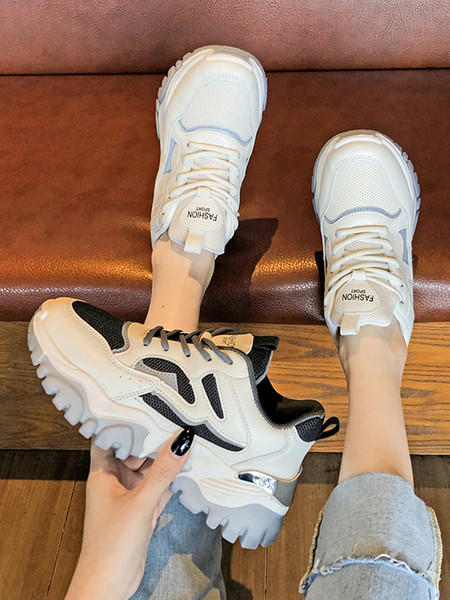 Tenisi actuali de dama cu talpa aspra si sireturi