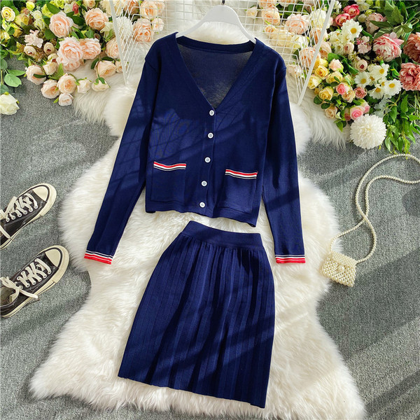 Aktuális női szoknya és mellény szett