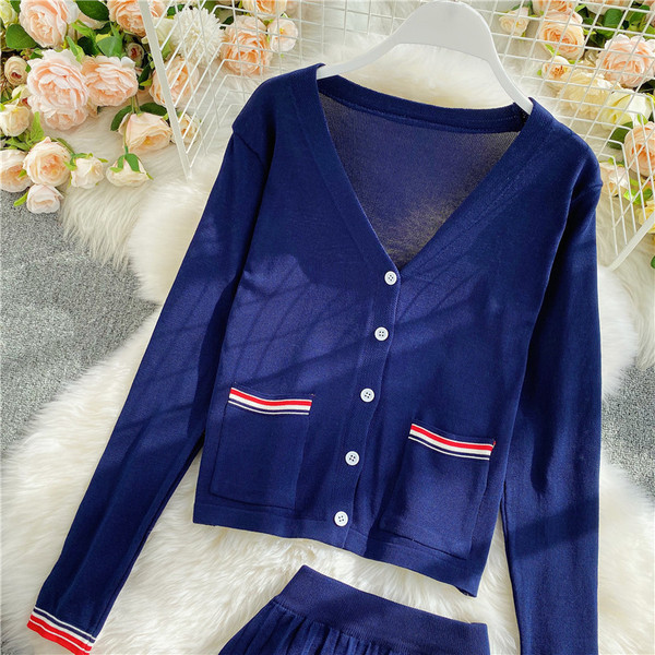 Aktuális női szoknya és mellény szett