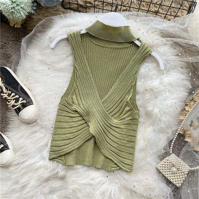 Női, lezser viseletes modell spitz nyakkivágással