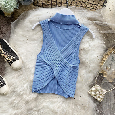 Női, lezser viseletes modell spitz nyakkivágással