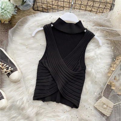 Női, lezser viseletes modell spitz nyakkivágással